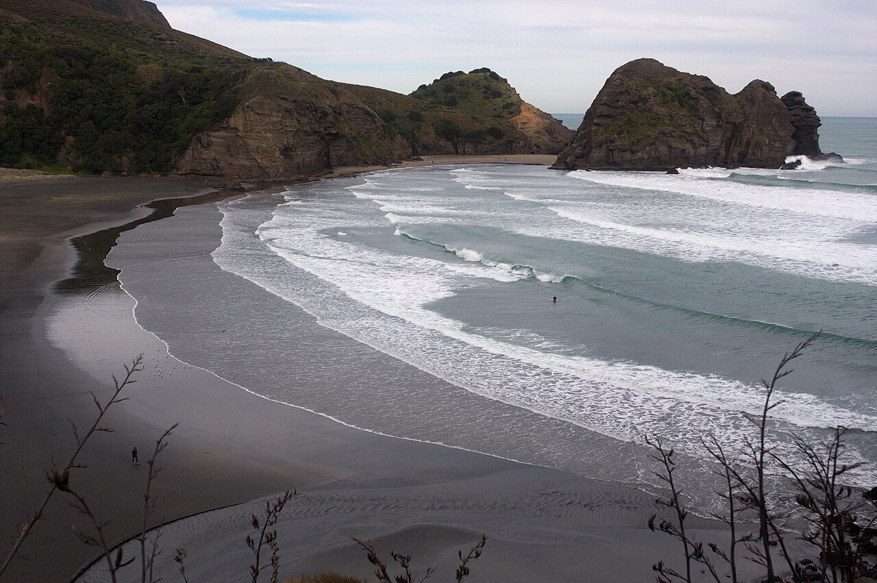 Piha Beach, photo 1