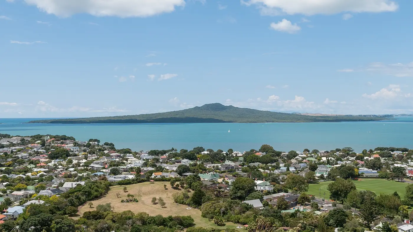Mount Victoria (Takarunga) in Devonport