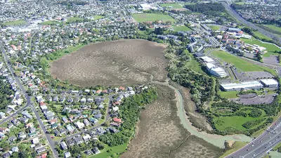 Tuff Crater Reserve (Te Kōpua o Matakerepo), photo 2